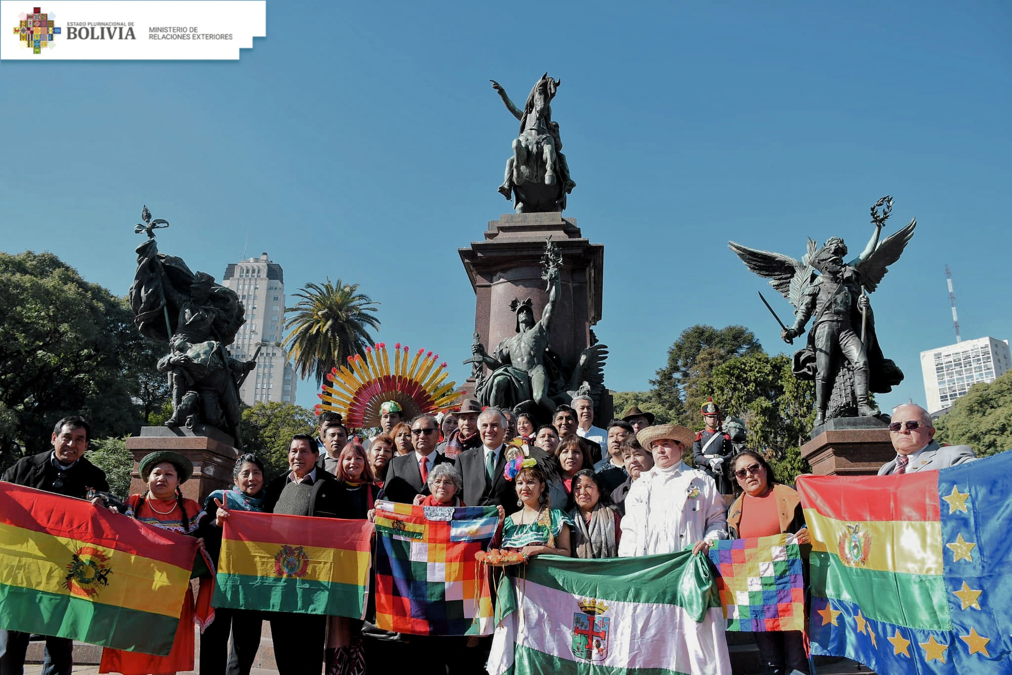 Bolivianos y bolivianas celebran el 6 de agosto en el extranjero