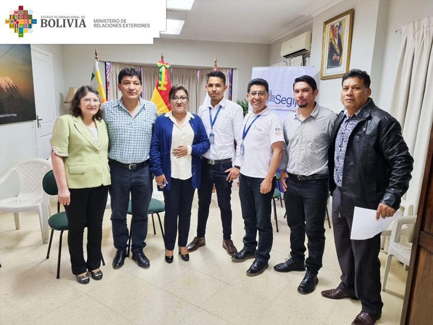 El Ministerio de Relaciones Exteriores y el SEGIP brinda servicios consulares a ciudadanos bolivianos que residen en Paraguay