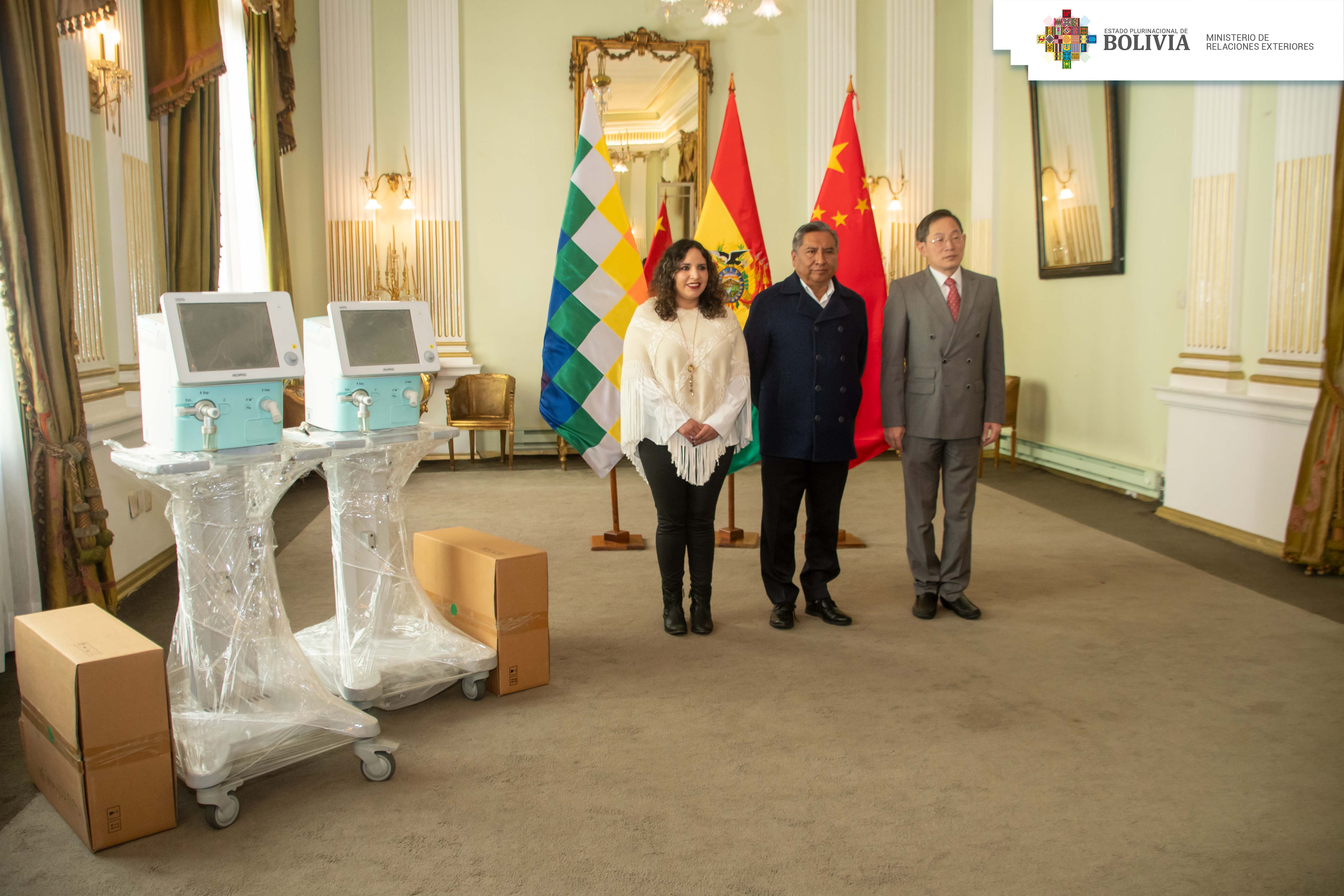 Bolivia recibe donación de equipos médicos  de la Embajada de la República Popular China