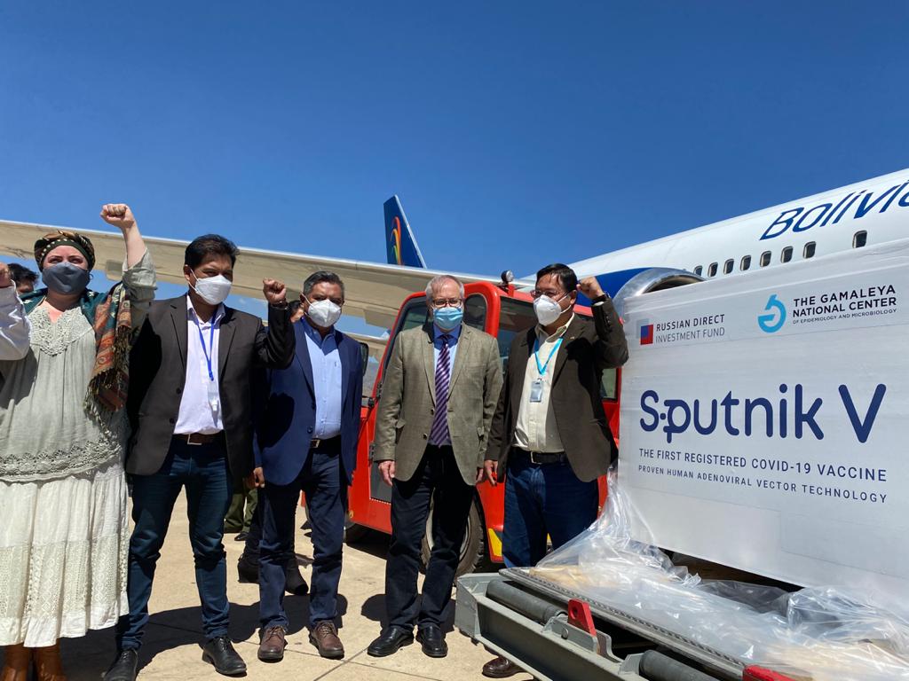 Pese al sabotaje opositor: Gobierno de Arce distribuye más vacunas Sputnik  en toda Bolivia